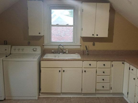 Kitchen with washer & dryer