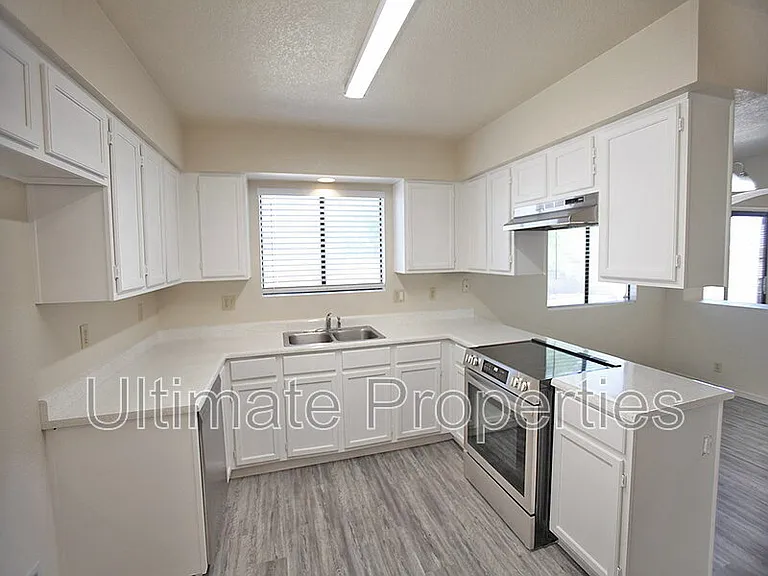 4645 N 99th Dr — Photo 7