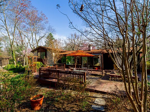 4th image of 3414 Wessynton Way