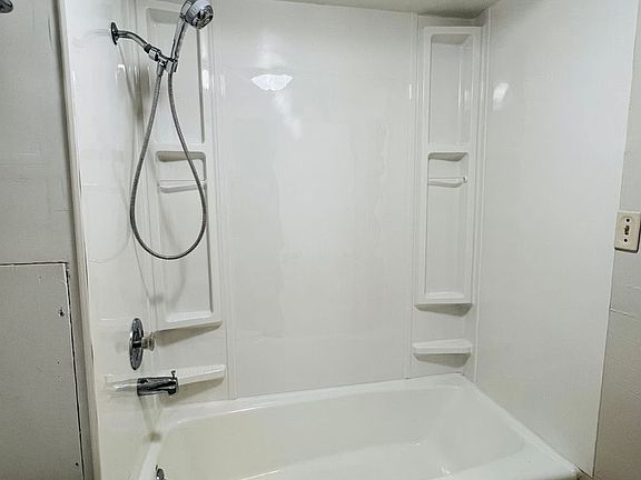 5th image of 206 W Lawrence St #1D