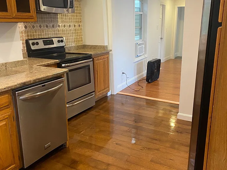 972 Bedford St #1 — Photo 7