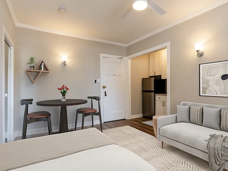 3616 N. Pine Grove Ave. — Photo 5