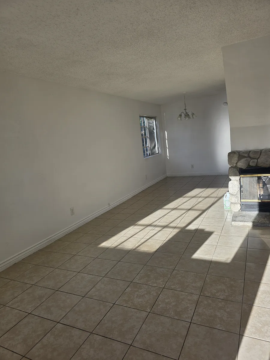 Building Photo - 232 N Hamilton Ave #B