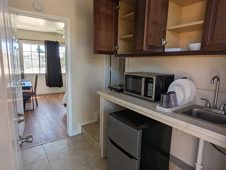 5910 Dwight St — Photo 7