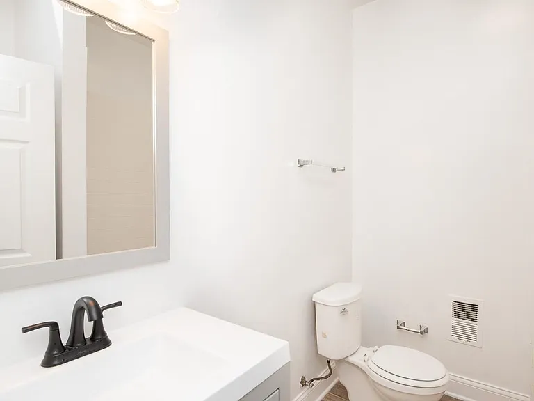 1858 W Cullerton St #1F — Photo 10