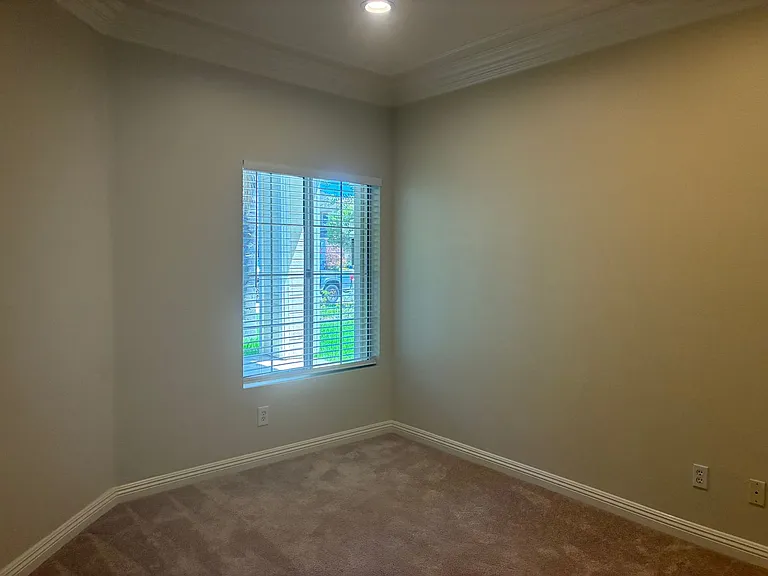 585 Mindenvale Ct — Photo 17