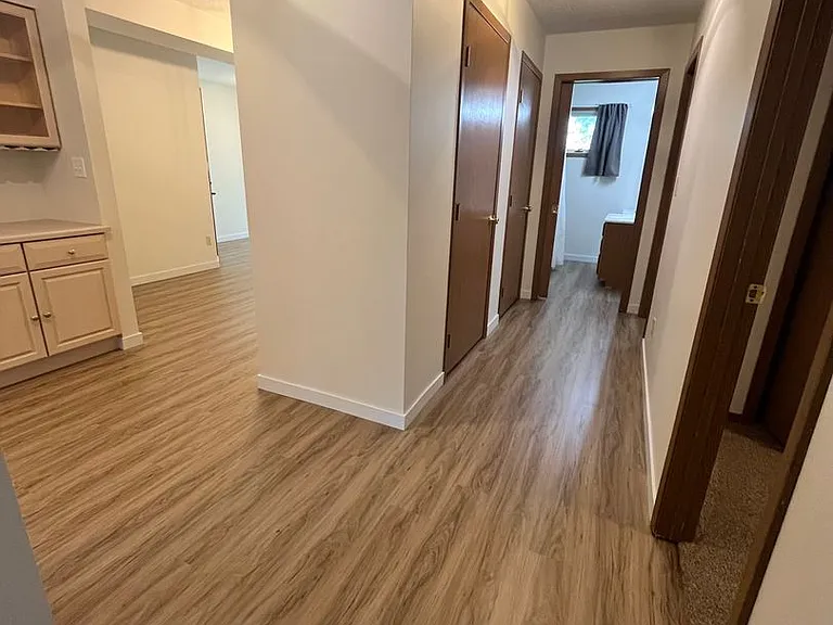 2512 S West Ave — Photo 6