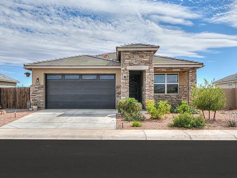 36065 W San Sisto Ave — Photo 3
