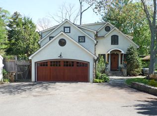 2 Lamplight Ln, Westport, CT 06880