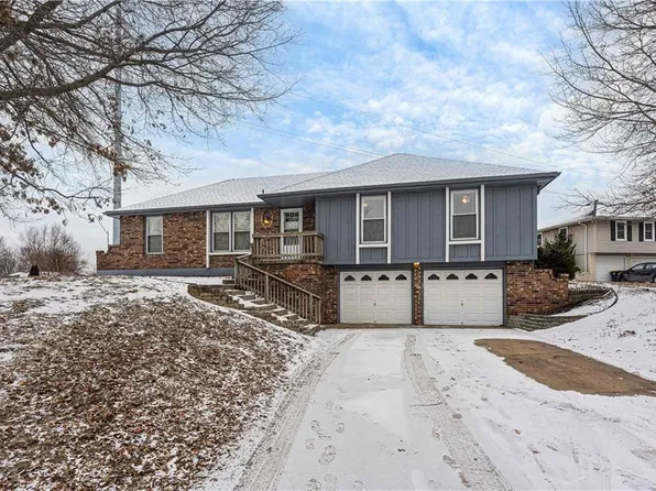 2011 NE 78th St, Gladstone, MO 64118