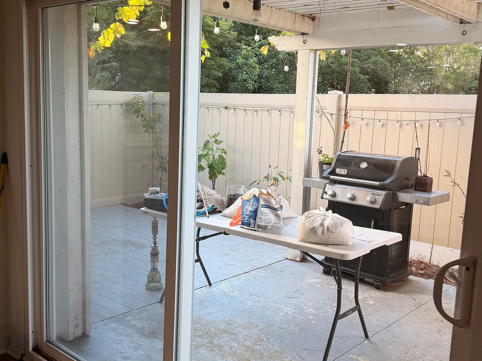 4 bed, 2.5 bath, 1940 sqft, $4,700 — Photo 4