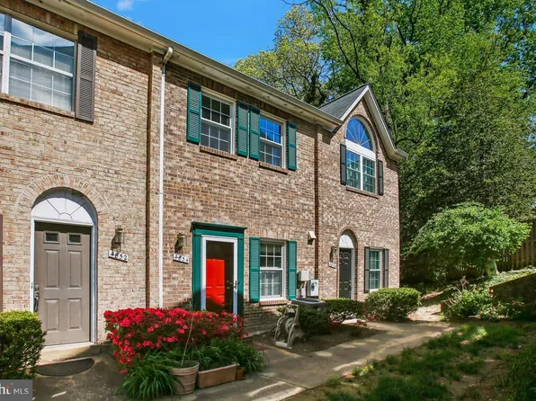 4854 10th St S, Arlington, VA 22204