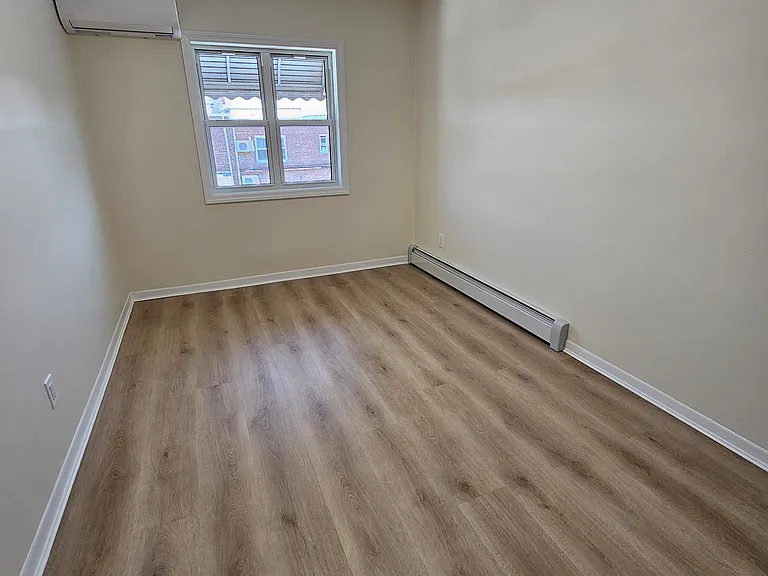 1813 Shore Pkwy N — Photo 8