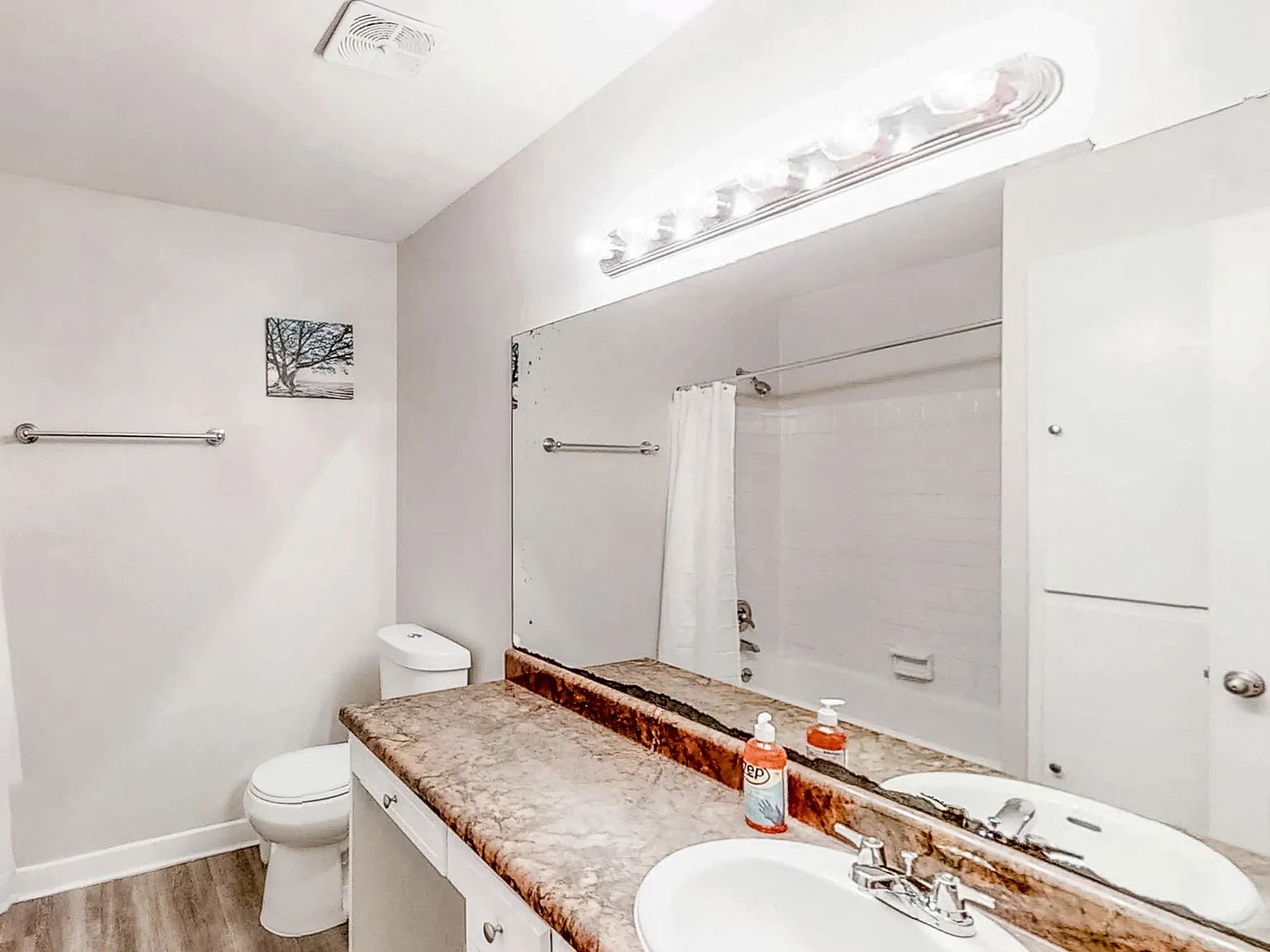 4 bed, 3.0 bath, 2576 sqft, $789 — Photo 4