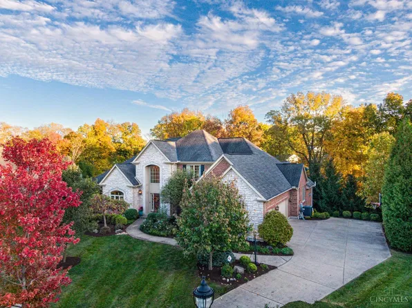 8018 Meadowcreek Dr, Cincinnati, OH 45244