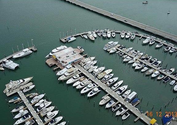 3rd image of 1717 N Bayshore Dr APT 3832