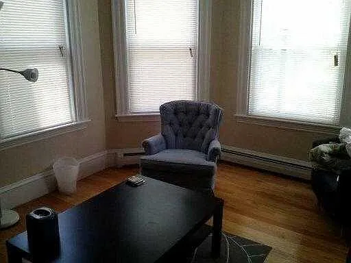4 bed, 1.5 bath, $4,500 — Photo 4