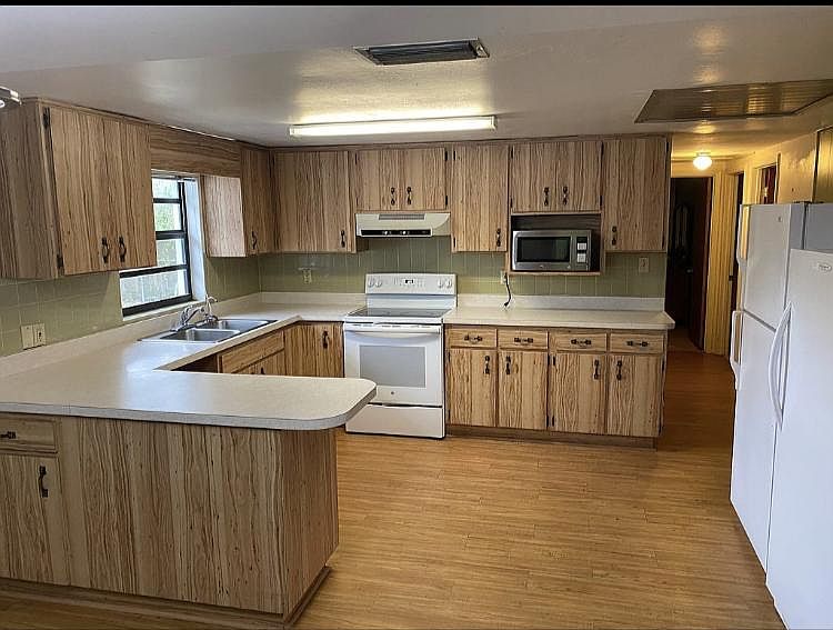 1st image of 8736 Overlook Dr #1