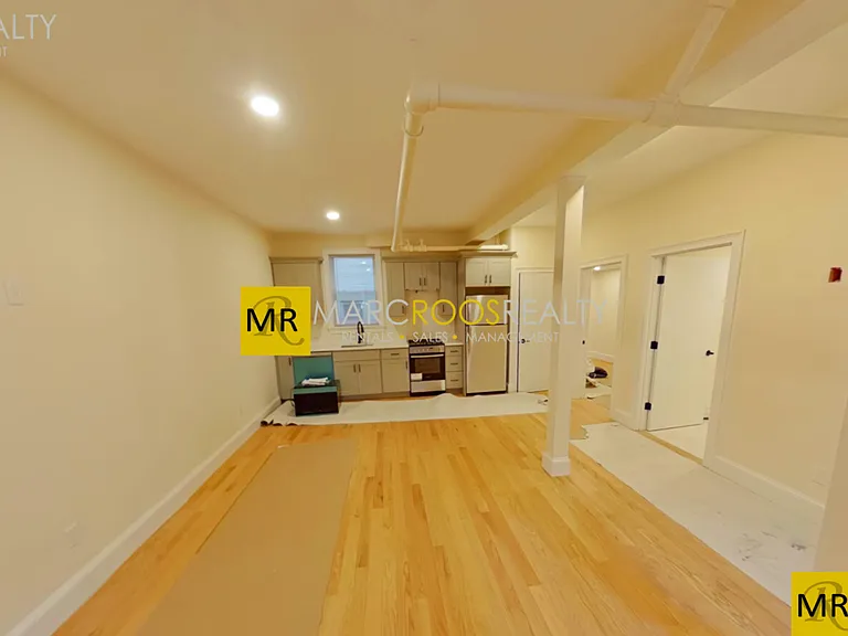 10 Melvin Ave — Photo 3