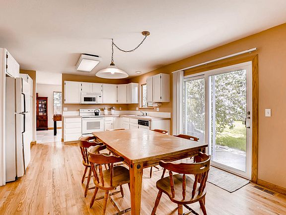 5th image of 2425 Redwood Ct