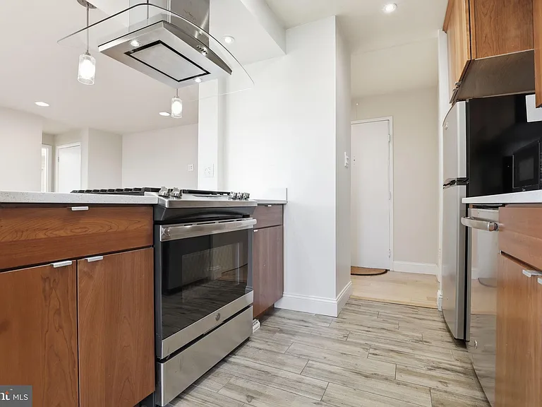 4520 King St #804 — Photo 2