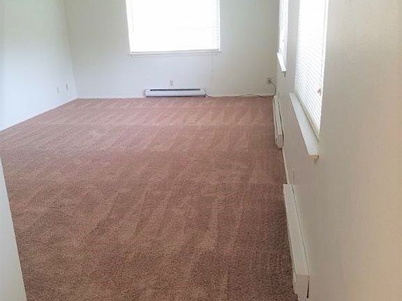 3rd image of 1420 Lakeway Dr APT 3