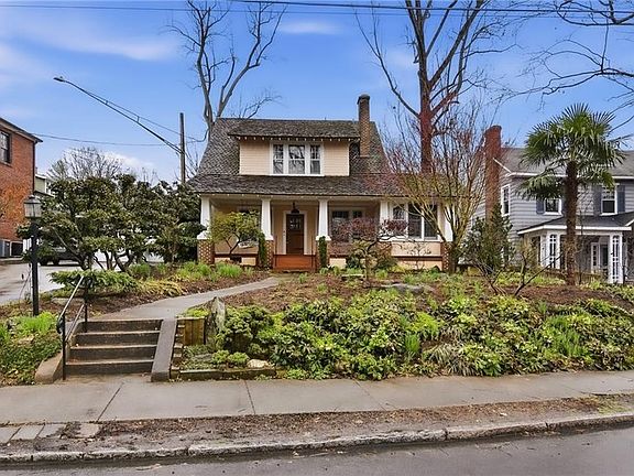 2nd image of 608 W End Blvd