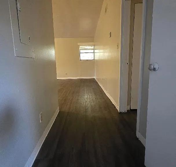 1967 S Riverview Cir — Photo 3