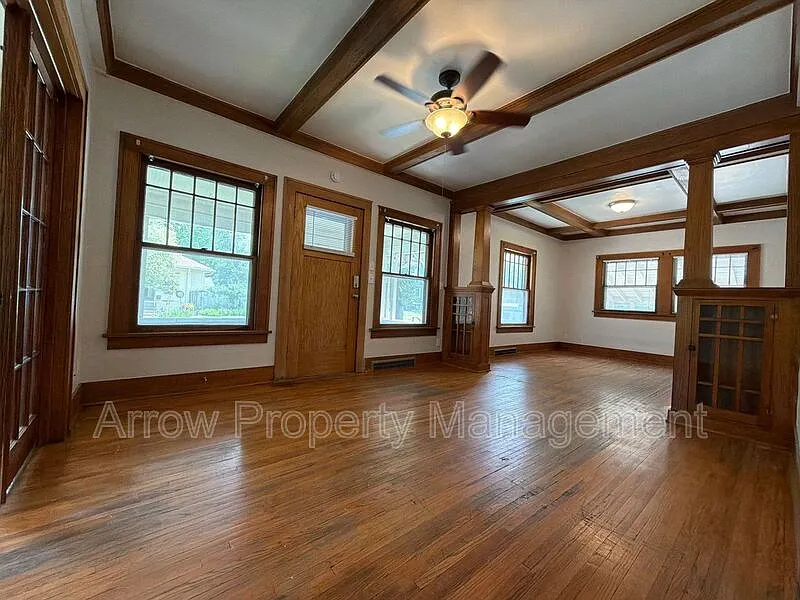 3 bed, 2.0 bath, 1547 sqft, $1,800 — Photo 4