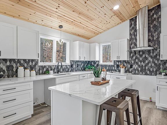 5th image of 3305 Whiteclif Ln