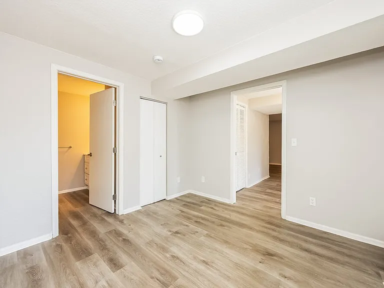 6325 Ashridge Ct — Photo 16