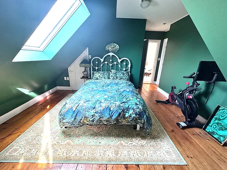 252 State St — Photo 23