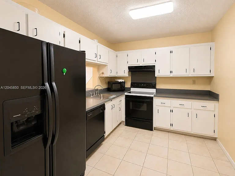 1800 N Lauderdale Ave #1210 — Photo 10