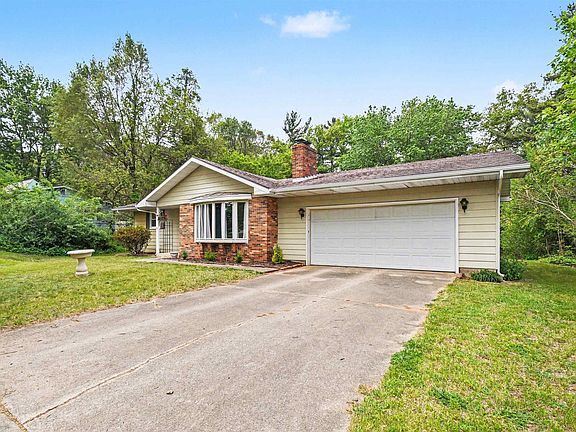 3rd image of 20861 Darden Rd