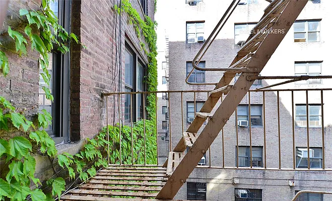 Sold by Engel & Völkers New York City | media 6