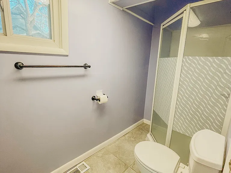 241 E 9th St #1 — Photo 7