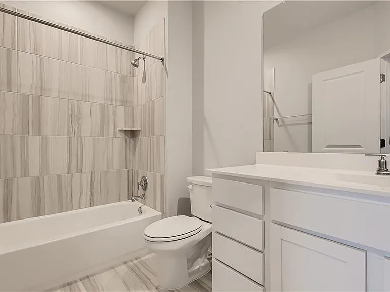 605 W South St #211 — Photo 17