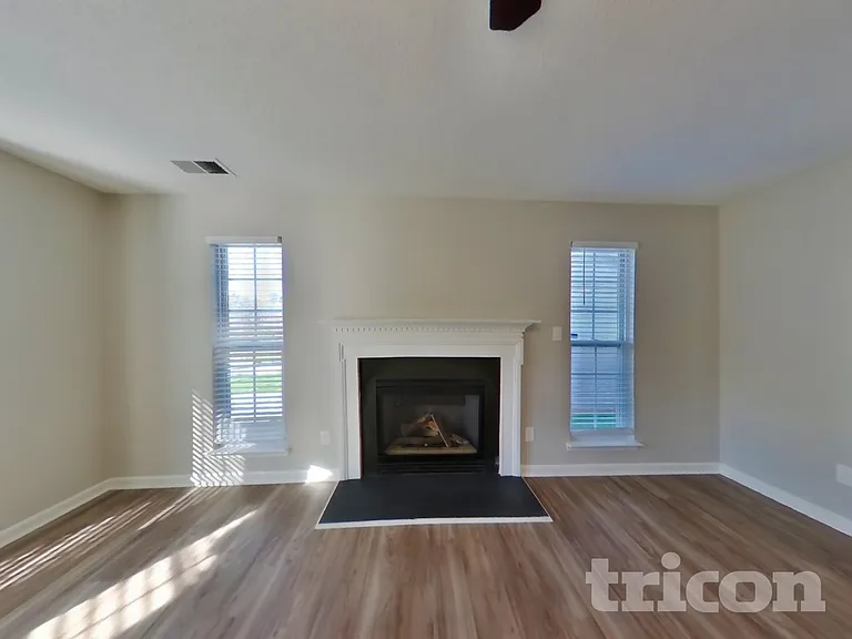 3912 Farlow Rd — Photo 3