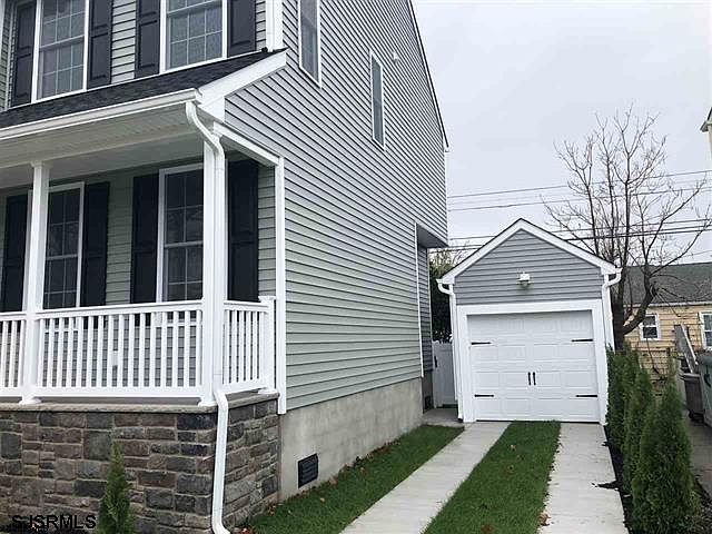 2nd image of 308 N Clermont Ave