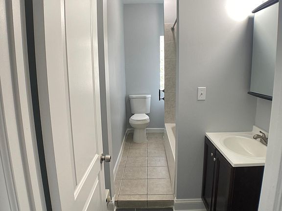 5th image of 4554 N Malden St #303