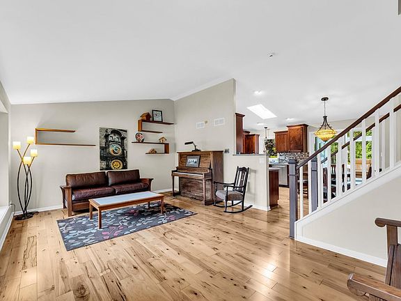 2nd image of 4137 Nantucket PLACE