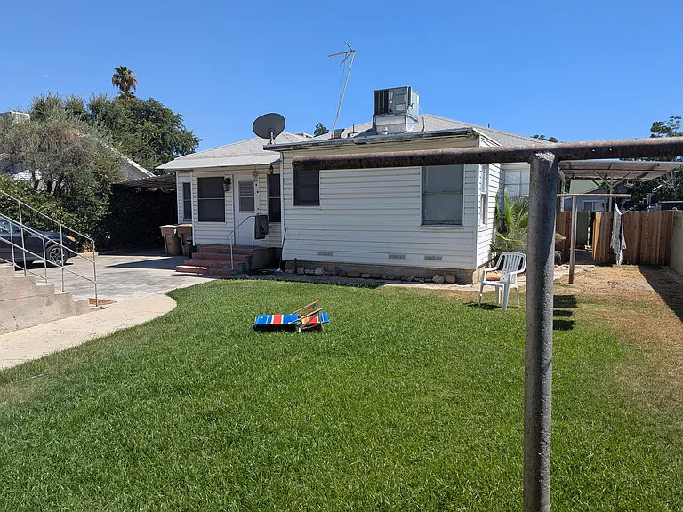 3030 Chester Ln — Photo 3
