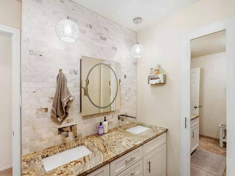 3615 Horacio Ct NE — Photo 37