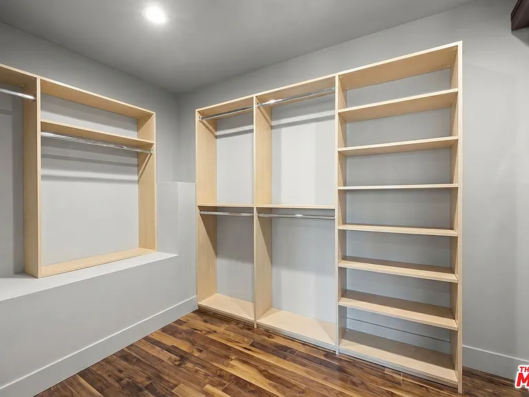 2035 De Mille Dr — Photo 26