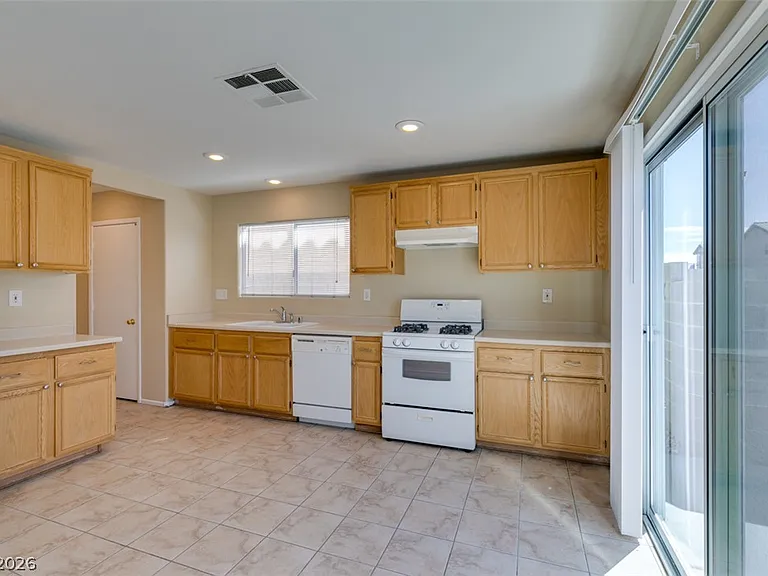 1170 Orange Meadow St — Photo 36