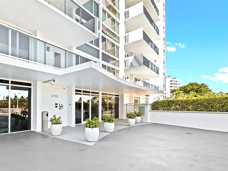 2715 N Ocean Blvd — Photo 4