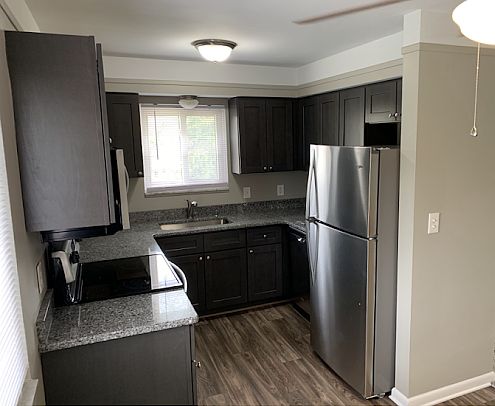 2nd image of 101 N Holcomb Rd #11542473