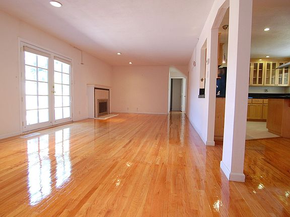 3rd image of 2116 Carobwood Ln