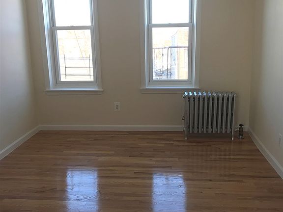 72 Ave U 3FR master bed