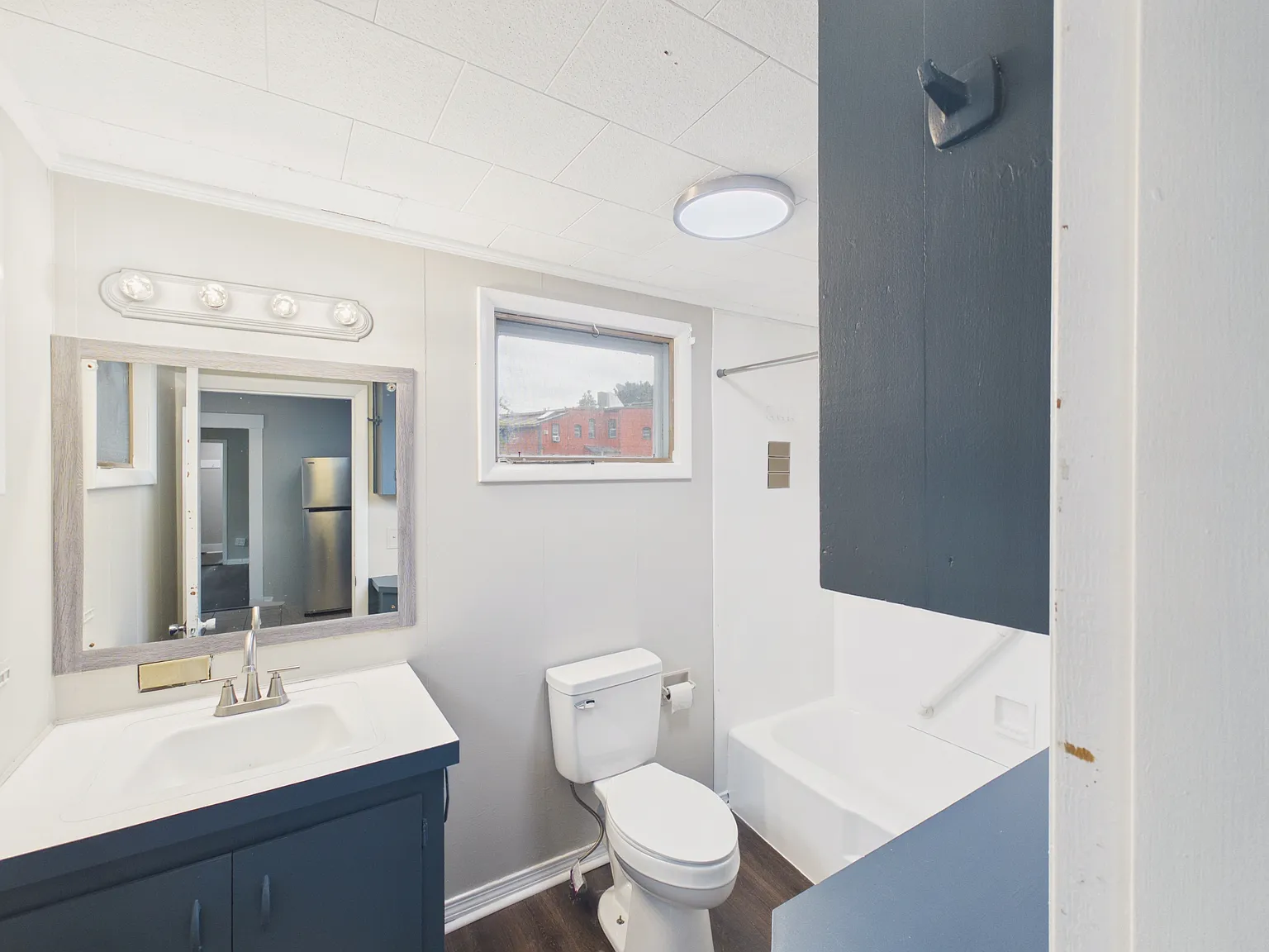 3 bed, 1400 sqft, $2,450 — Photo 3